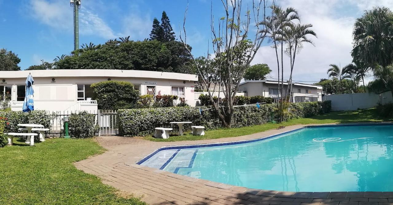 At 4 Umzumbe Beach Apartment, Mangrove Beach Estate Melville  外观 照片