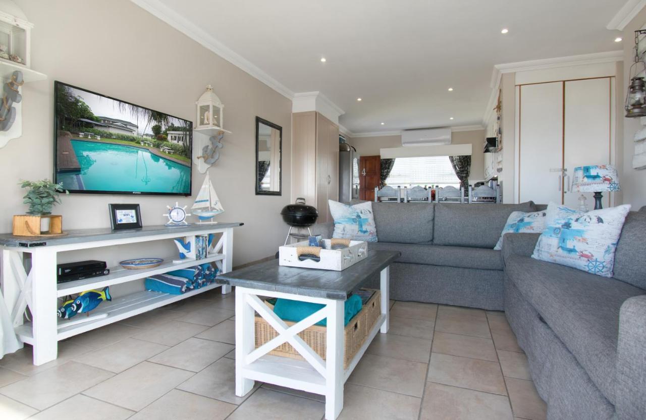 At 4 Umzumbe Beach Apartment, Mangrove Beach Estate Melville  外观 照片